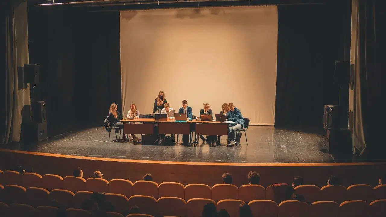 Keçiörenli Sanatseverlerden “Babam Geri Döndü” Oyununa Yoğun İlgi Gösterdi
