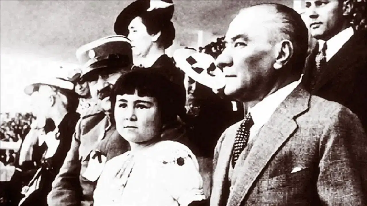 Ankara Büyükşehir’den 10 Kasım’a Özel Etkinlikler: “Son 11 Ay” ve “Veda” İzleyiciyle Buluşacak