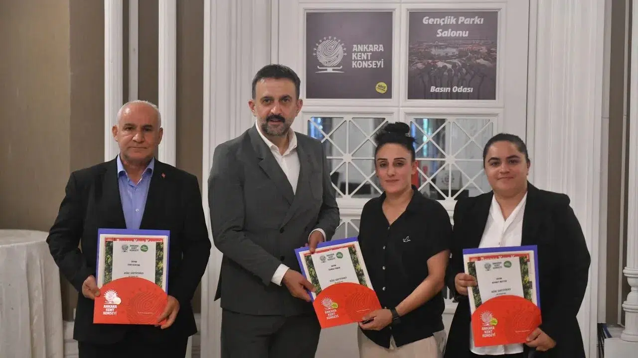 Hakkarigücü Spor Kadın Futbol Takımı'ndan Ankara Kent Konseyi'ne Ziyaret