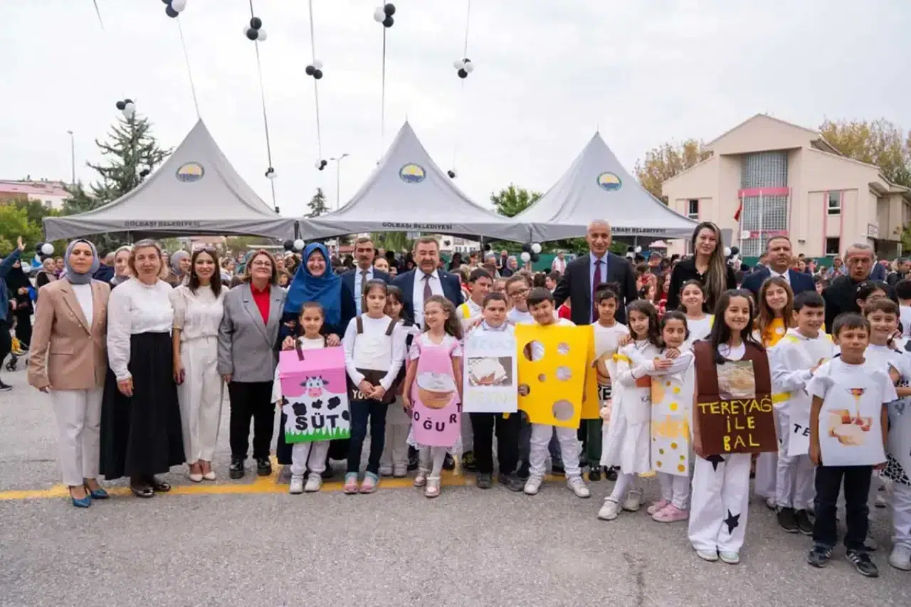 Gölbaşı’nda Dünya Okul Süt Günü’nde 15 bin süt dağıtıldı