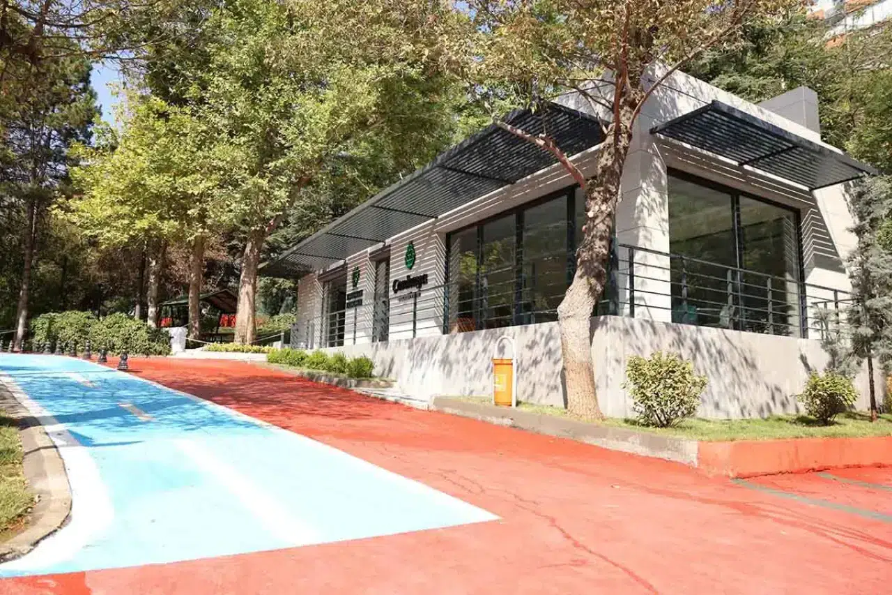 Ücretsiz İkram ve Sosyal Etkinliklerle Emekliler İçin Yeni Lokaller