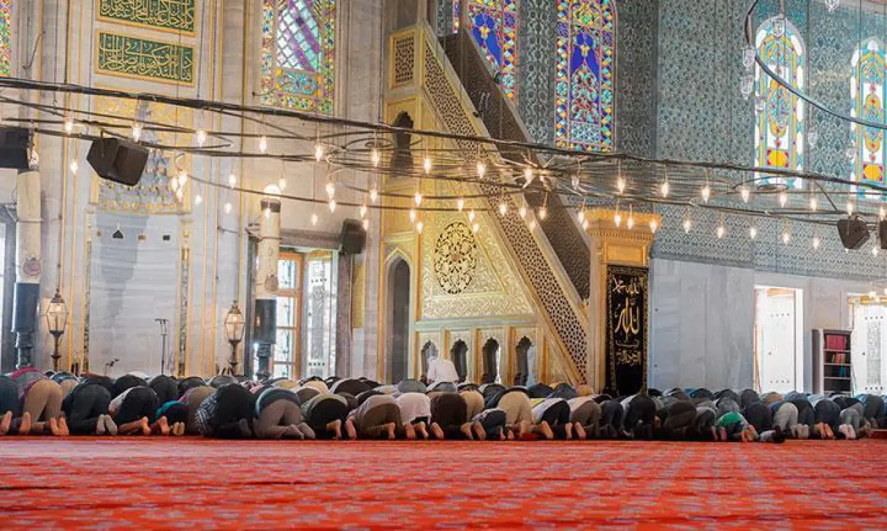 12 Eylül Cuma Namazı Saat Kaçta Kılınacak?