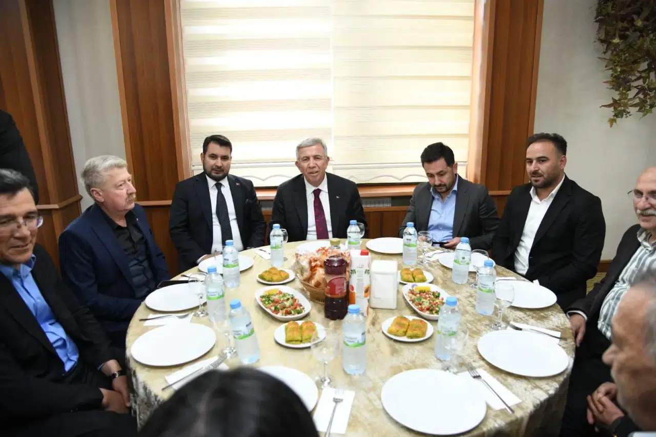 Başkan Çırpanoğlu, Kahramankazan’da Yöneticilerle Buluştu