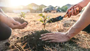 Keçiören’de 300 Fidan Toprakla Buluştu: Başkan Özarslan’dan Doğaya ve Afetlere Karşı Kararlılık Mesajı