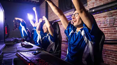 Keçiören’de Espor Heyecanı Dorukta! BBL PCIFIC, DNSTY Karşısında Zaferini Kutladı