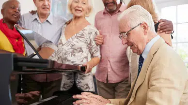 Keçiören Belediyesi Emekliler Platformu’ndan “Sıra Gecesi” Coşkusu! Müzik, Sanat ve Dayanışma Dolu Bir Gece