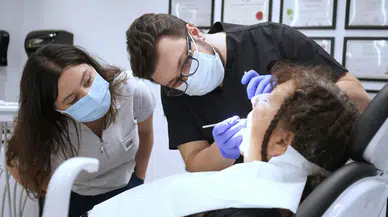 “Gülümse Projesi”yle İhtiyaç Sahiplerine Ücretsiz Diş Sağlığı Hizmeti Başladı