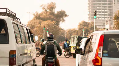 Etimesgut’ta Kırmızı Işık İhlali İki Motosikletliyi Yaraladı