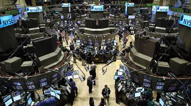 New York Borsasında Karışık Seyir: Dow Jones Yükselirken Nasdaq Geriledi