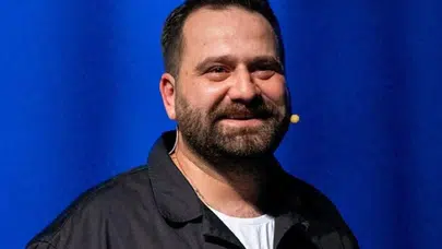 Gökhan Ünver kimdir, kaç yaşında, aslen nereli, nerede sahne alıyor? Ünlü komedyen hakkında