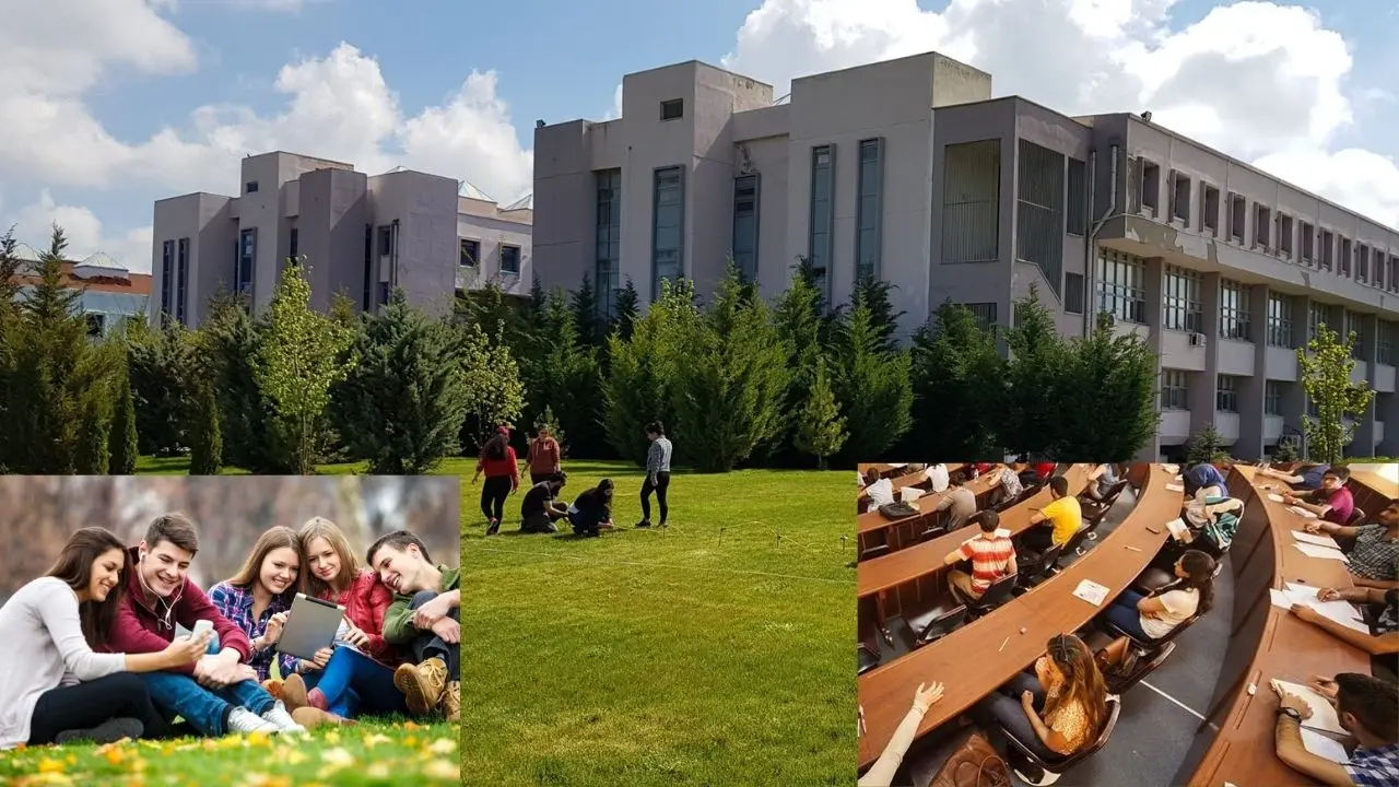 Ankara Üniversitesi Bahçesinde Öğrenciler